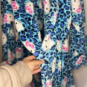 True Y2K 2008 Hello Kitty blue leopard print robe